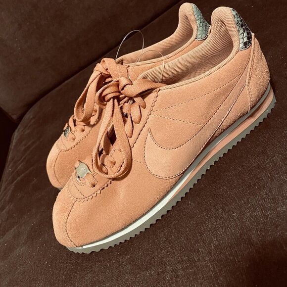 NEW Nike Classic Cortez ALC Womens Size 7.5 US Terra Blush Shoes Suede Sneakers - Picture 3 of 10
